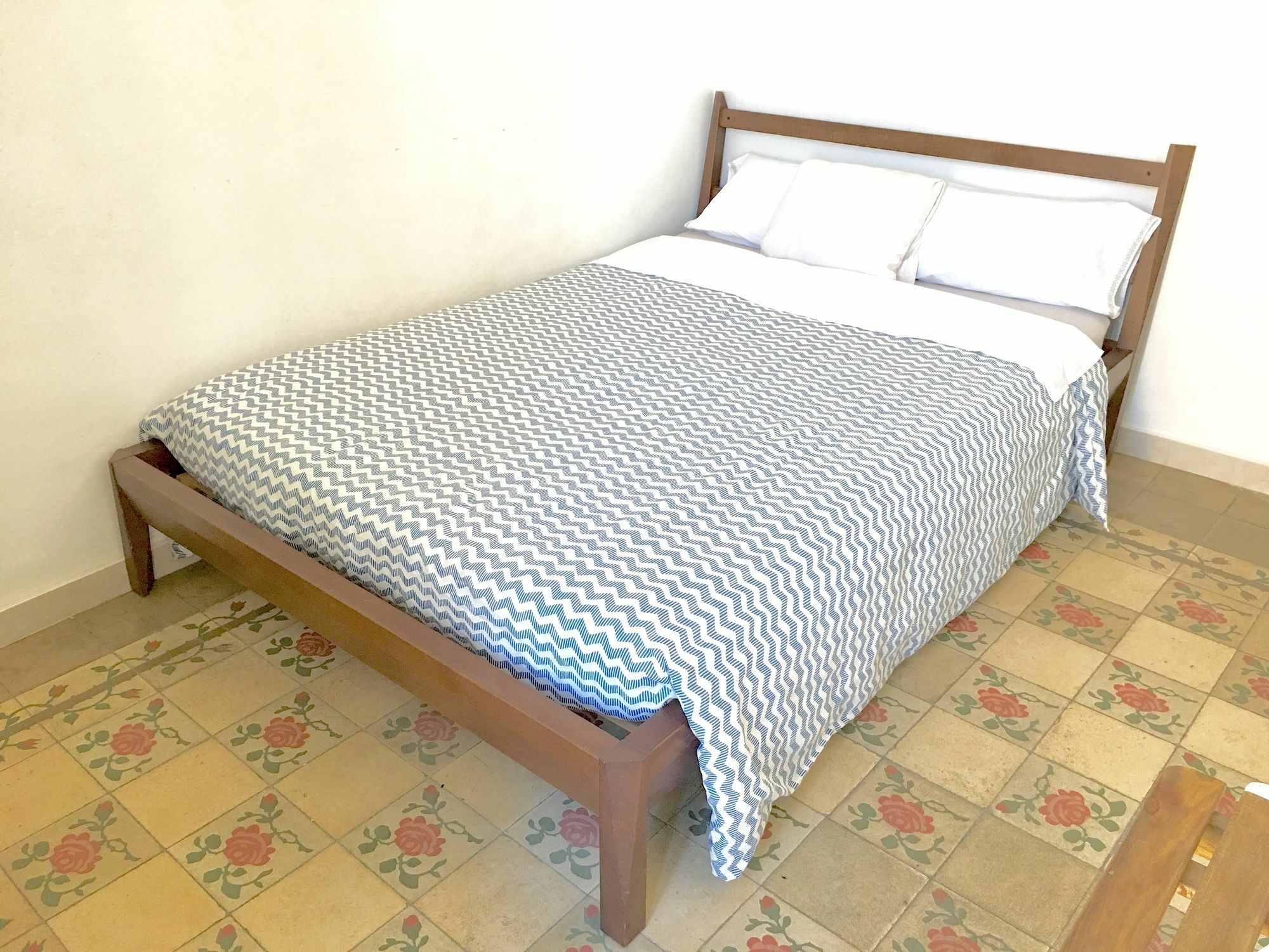 Oyo Guest House Ruzafa Valencia Eksteriør billede